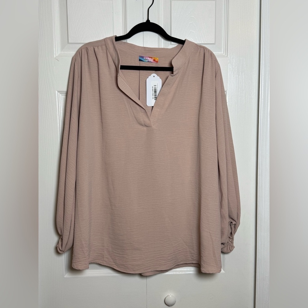 Freckled Poppy Taupe V-Neck Blouse 1XL NWT Long Sleeve Business Casual Top